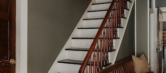 Book Village Inn Fitzgerald Room