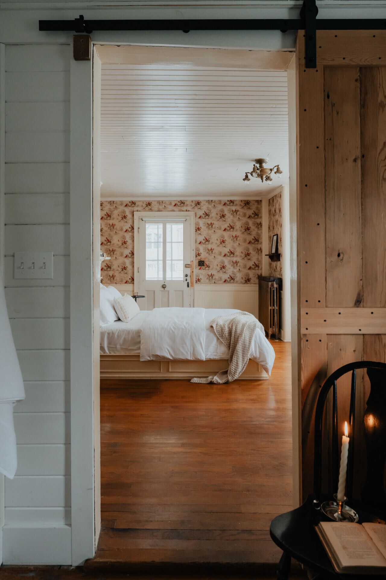 1 多间卧室、办公桌、WiFi、床单