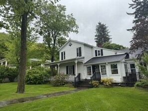 Exterior - Book Village Inn - Twain Room (Hobart)
