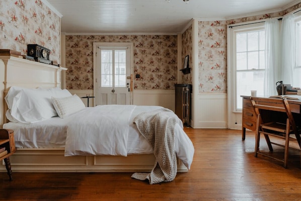 1 quarto, escrivaninha, Wi-Fi, roupa de cama