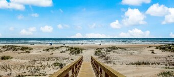 2-bedroom condo in beautiful St. Augustine Beach, steps to the beach