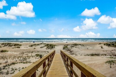 2-bedroom condo in beautiful St. Augustine Beach, steps to the beach