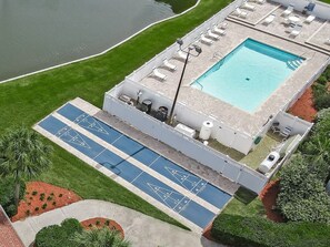 Pool - 2-bedroom condo in beautiful St. Augustine Beach, steps to the beach (St. Augustine Beach)