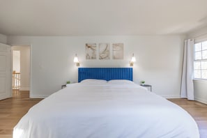 3 soverom, skrivebord, strykejern/-brett og wi-fi