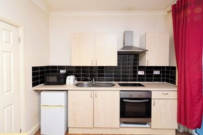 Electric kettle - Cosy studio flat in the Polygon (Southampton)