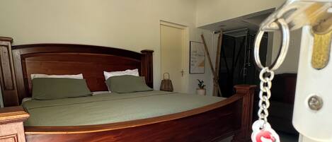 1 soverom, strykejern/-brett, wi-fi og sengetøy