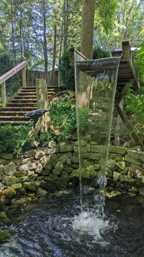 Charming Cottage on Meadowcroft Estate - A Birders Paradise Nestled in the Woods