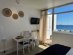 1 Schlafzimmer, Schreibtisch, Bügeleisen/Bügelbrett, Reisekinderbett