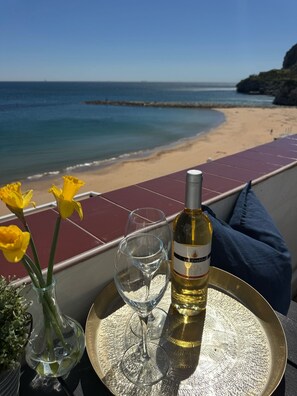 Sur la plage, serviettes de plage