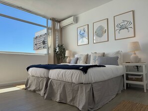 1 Schlafzimmer, Schreibtisch, Bügeleisen/Bügelbrett, Reisekinderbett