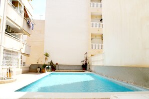 Apartamento, 1 habitación, balcón, vistas a la piscina | Piscina | Una piscina al aire libre