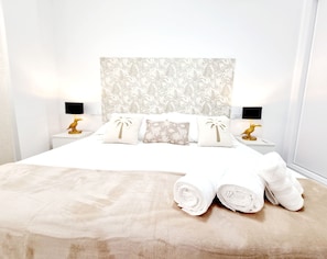 1 bedroom - Modern and Cozy Apartment Just Steps From Los Locos Beach (Torrevieja)