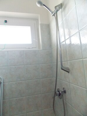 Apartment, 2 Bedrooms, Balcony, Ocean View | Bathroom