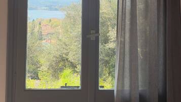 Standard Studio, 3 Twin Beds, Balcony, Sea View | Premium bedding, memory foam beds, laptop workspace, free WiFi