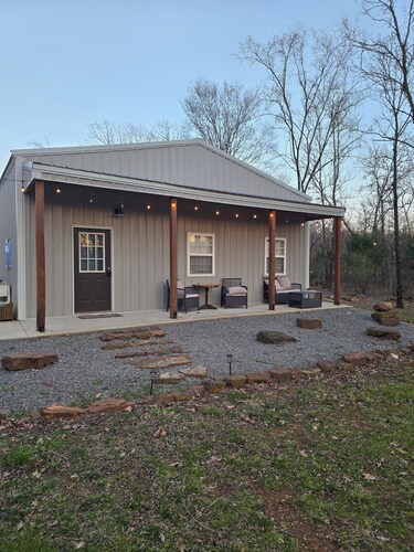 Adorable Molly B Cabin 1-bedroom 1-bath w/parking/WiFi/AC