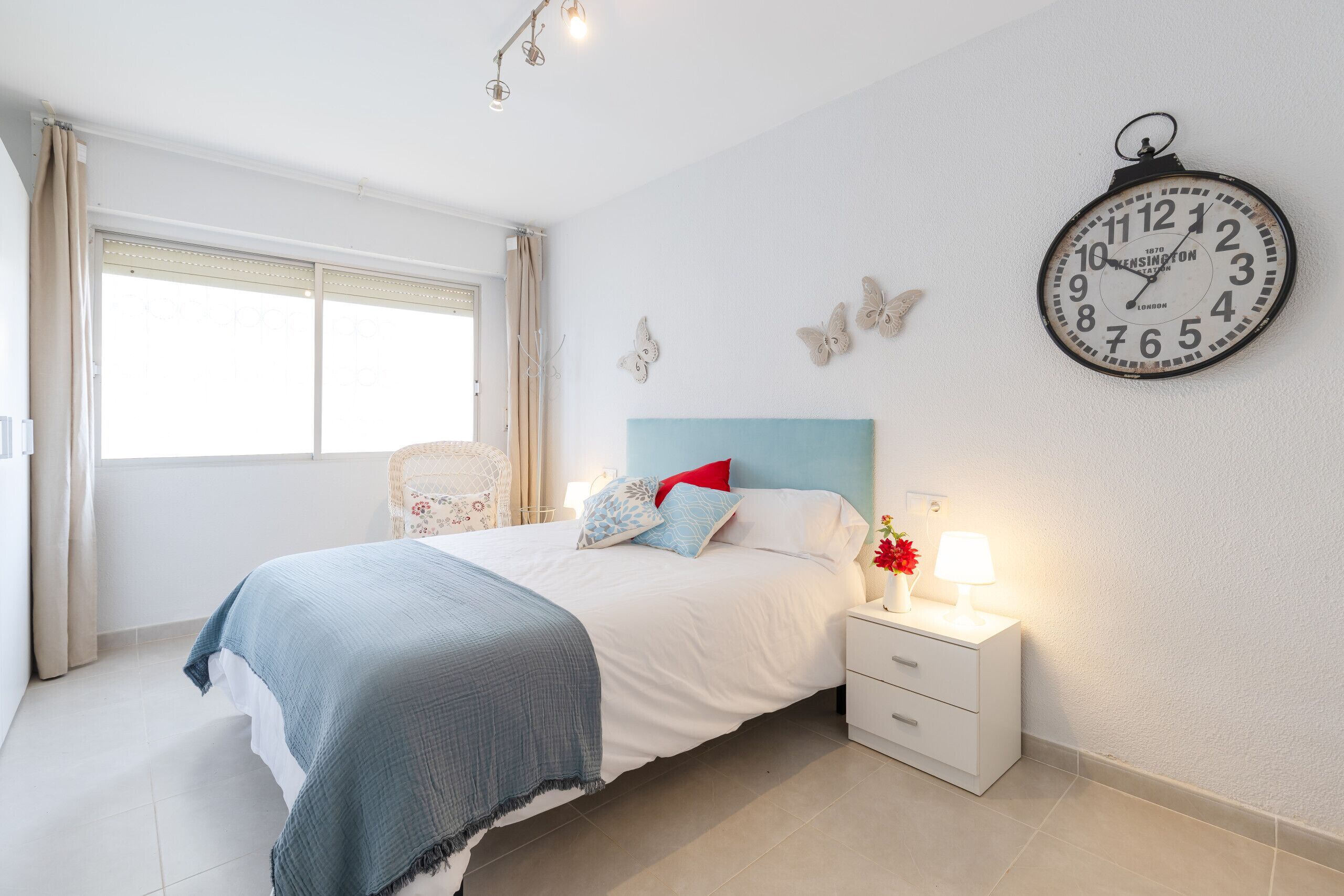 7 bedrooms, free cots/infant beds, bed sheets