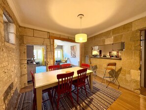 Dining - Le Saint Antoine, Downtown, 2 bedrooms, A/C (Nîmes)