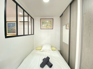 3 chambres, bureau, accès Internet, draps fournis