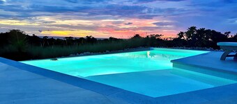 Best Sunset view in Marbella, pool side!