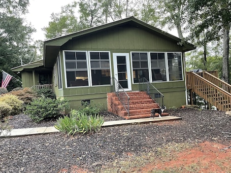 Exterior. Lake front with dock & covered slip on Lake Hartwell. The Reese Retreat!