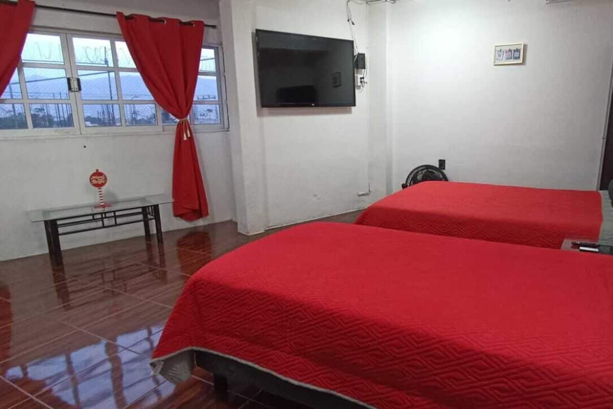 Habitación económica | Escritorio, espacio para trabajar con laptop y wifi gratis