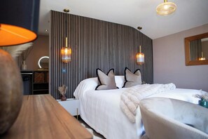 4 bedrooms, free WiFi, bed sheets