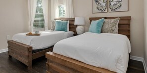 4 chambres, bureau, Wi-Fi, draps fournis