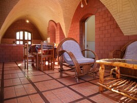 Comfort Cabin, Patio, Lake View | Living area