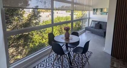 Green Point Getaway: for Work, Play & Family Fun in the Trendiest Cape Town Area