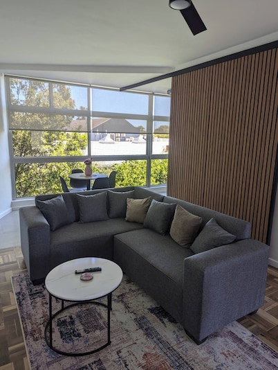 Green Point Getaway: for Work, Play & Family Fun in the Trendiest Cape Town Area