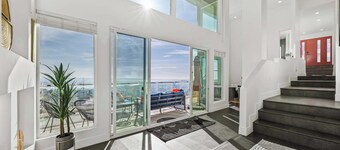 5000sf Luxury 5BR, Hot Tub, Panoramic Views, Games, Fire Pit
