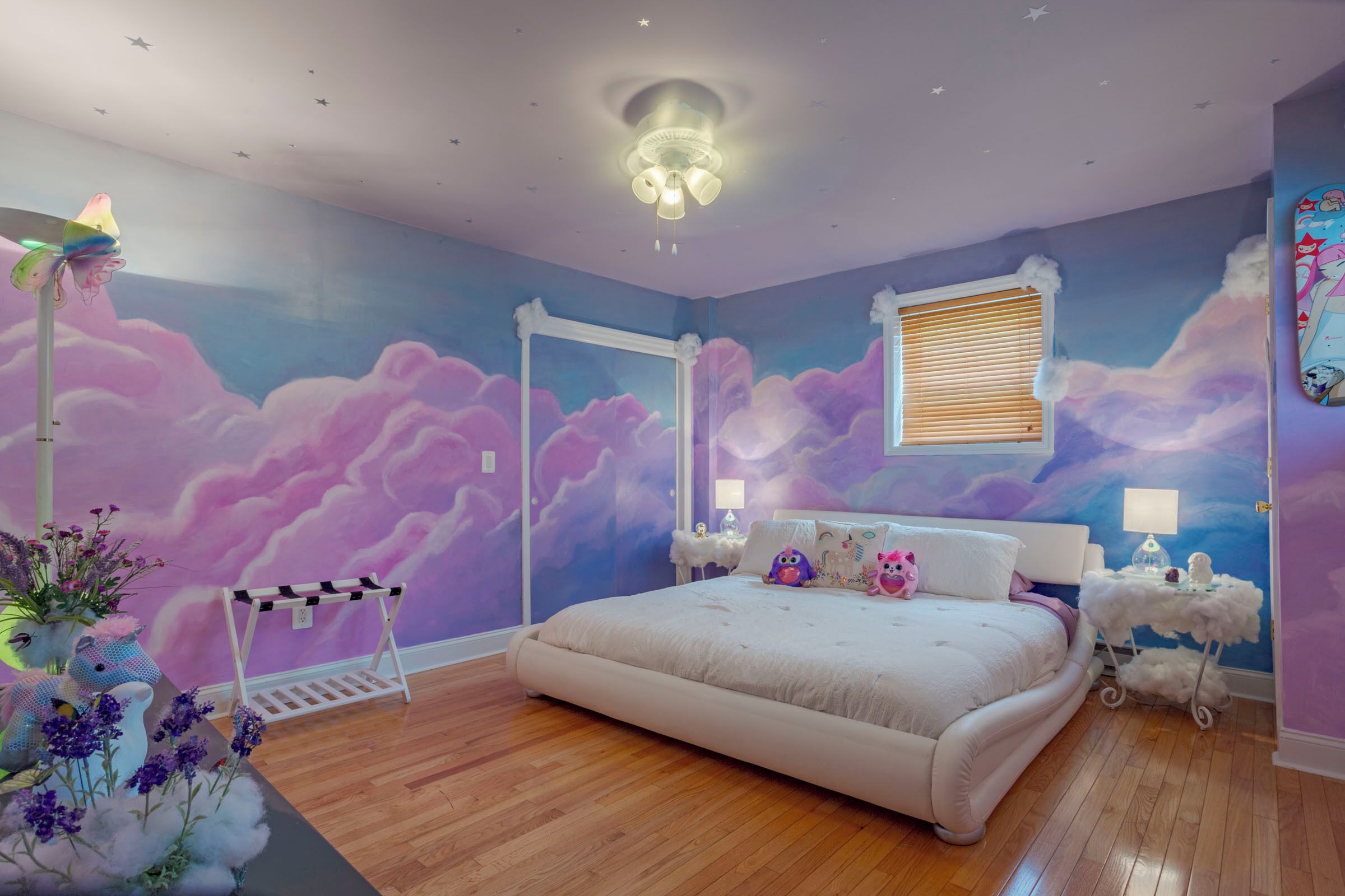 3 bedrooms, desk, iron/ironing board, travel crib
