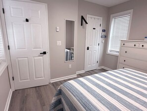 2 chambres, fer et planche à repasser, lit parapluie, Wi-Fi gratuit