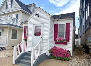 Exterior detail - Cottage in Seaside Heights, near beach, Parking (Seaside Heights)