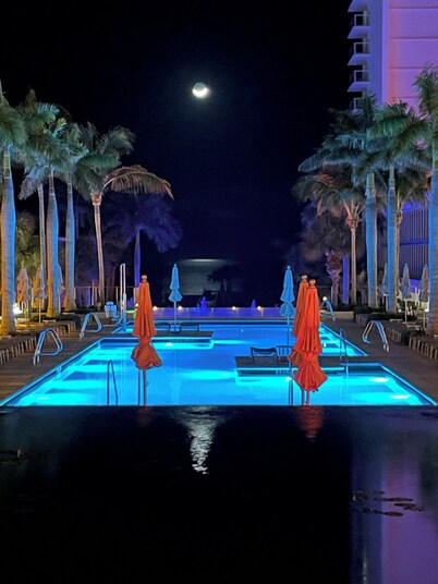 Marriott Marco Island Crystal Shores 2 bedroom, 3-5 floor, poolside