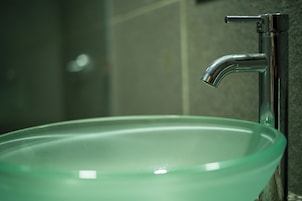 Deluxe Double Room, City View | Bathroom | Towels, soap, shampoo, toilet paper