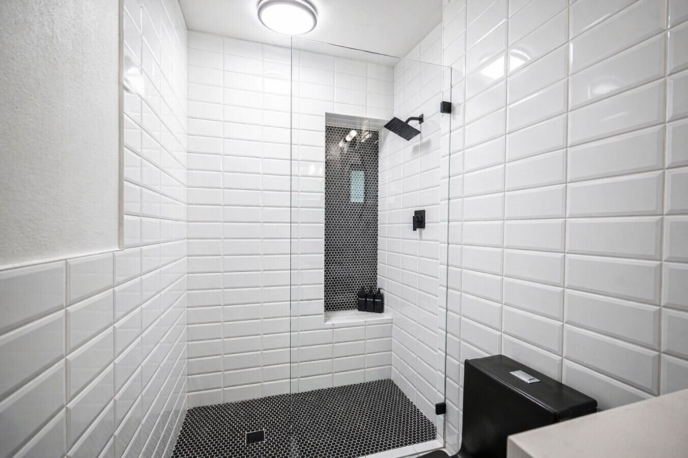 Douche, sèche-cheveux