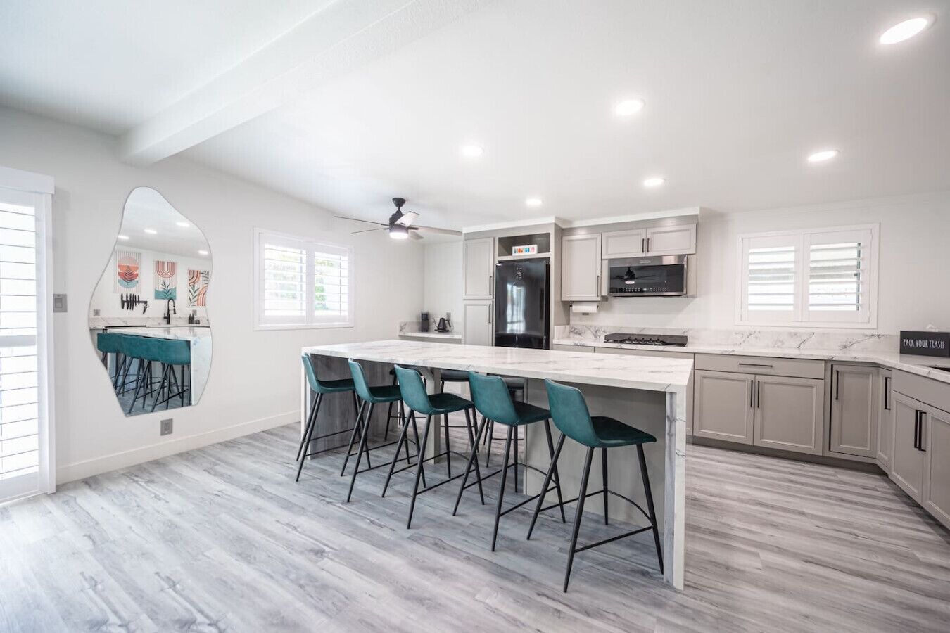 冷蔵庫、電子レンジ、コンロ、食器洗い機