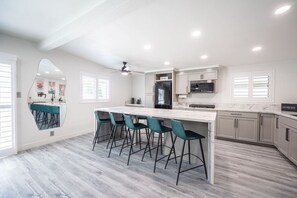 Fridge, microwave, stovetop, dishwasher