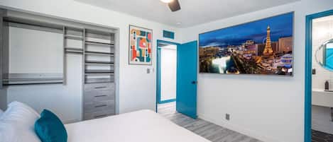 4 bedrooms, desk, iron/ironing board, WiFi