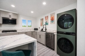 Fridge, microwave, stovetop, dishwasher