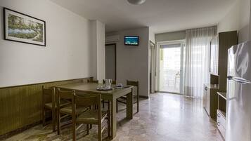 Departamento, 2 habitaciones, balcón | Comedor