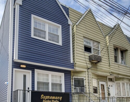 Comfy Bright Peaceful 1BR - Minutes to NYC