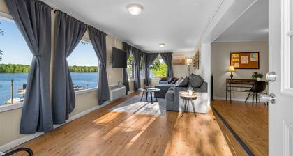 2BR Kentucky Lakefront: Private Boat Ramp, Boat Slip & Sunrise!