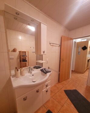 Hair dryer, towels - Luette Ostfreesenstuuv (Holtgast)