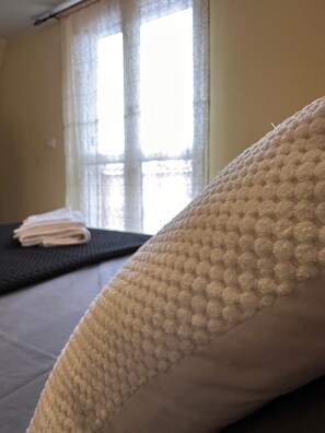 1 bedroom, in-room safe, desk, iron/ironing board - [Historic Center, steps from Rome] Cozy Apartment with Suite (Monterotondo)