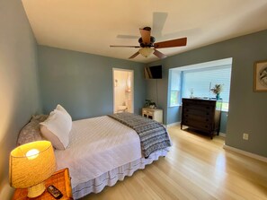 3 bedrooms, desk, iron/ironing board, free WiFi
