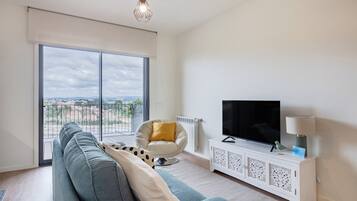 Executive Studio, 1 Bedroom, Non Smoking, Balcony | Living area