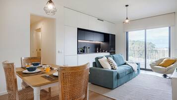 Executive Studio, 1 Bedroom, Non Smoking, Balcony | Living area