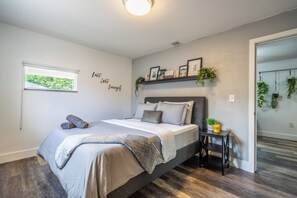 2 bedrooms, desk, iron/ironing board, free WiFi